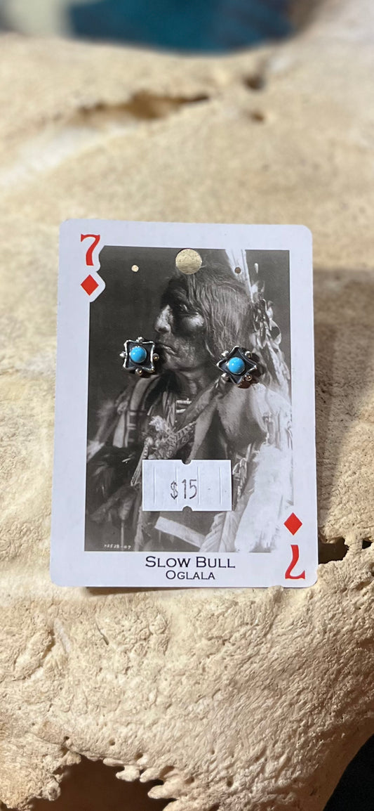 Dainty Stud with Turquoise *Non-native